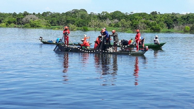 Pescatori dell'Amazzonia