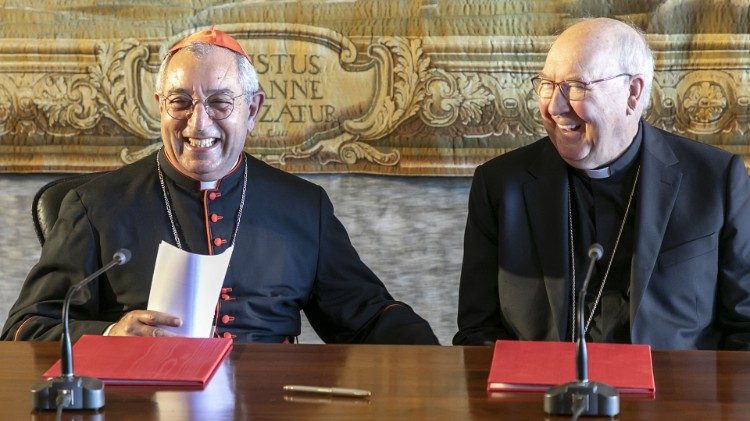 Кардинал Анџело Де Донатис и кардинал Џозеф Фарел 