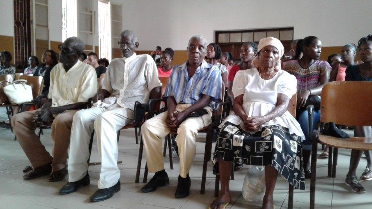 Palestra sobre situação social dos idosos em São Tomé e Príncipe