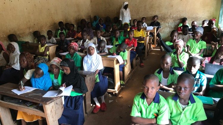 2019.06.25 Ecole et lycée professeur Cheik Anta Diop PK5 Bangui