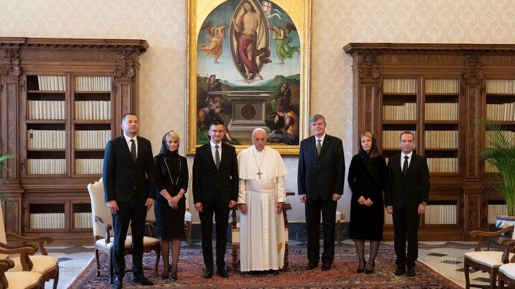 教宗接見斯洛文尼亞共和國總理沙雷茨及其隨行人員
