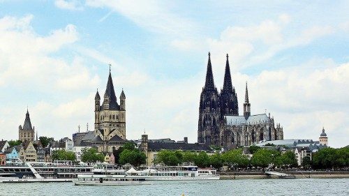 Kardinal Woelki verurteilt Angriff auf 18-jährigen Juden in Köln