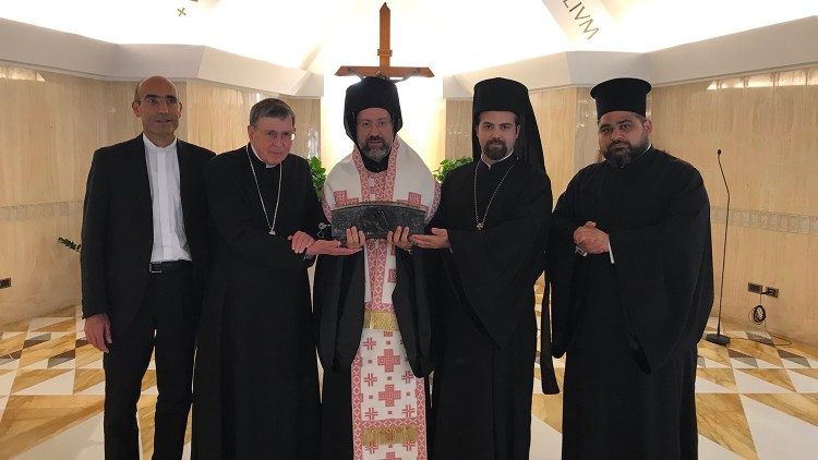 Делегация Вселенского Константинопольского Патриархата в Ватикане с мощами святого апостола Петра