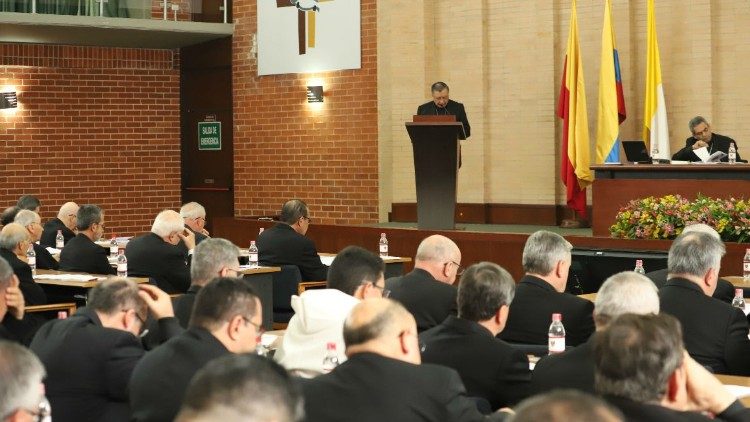 Erzbischof Urbina Ortega bei der diesjährigen Vollversammlung der Bischöfe