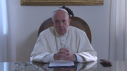 Папа: для защиты детей от домогательств необходимы превентивные меры