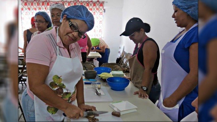 Venezuela fabbrica cioccolato al lavoroAEM.jpg