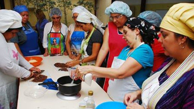 Venezuela fabbrica cioccolato lezione praticaAEM.jpg