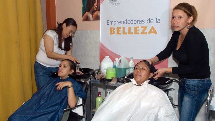 Venezuela scuola parrucchiere 2AEM.jpg