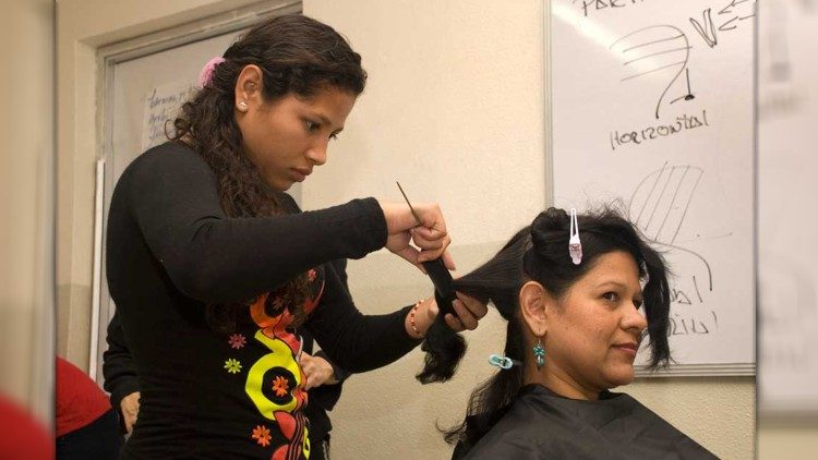 Venezuela scuola parrucchiere praticaAEM.jpg