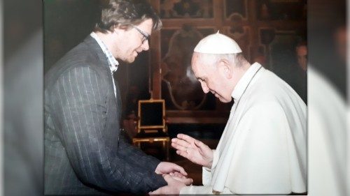 Pápež mu požehnal lekárske ruky - rozhovor s Adamom Žilinekom