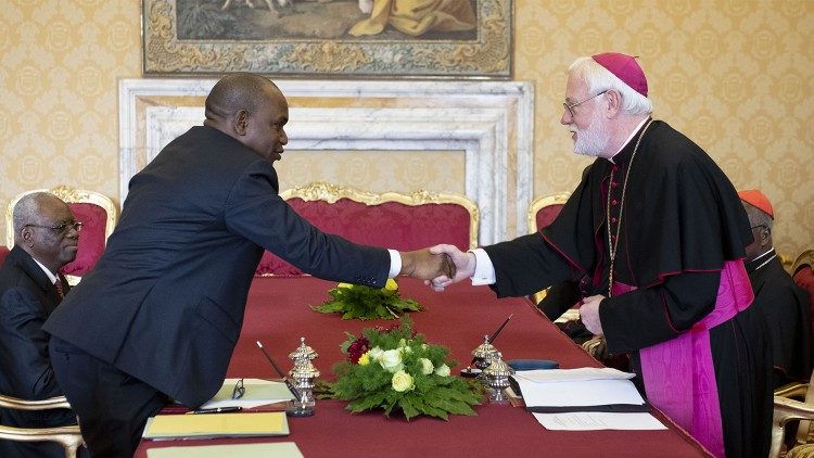 Podpísanie zmluvy medzi Svätou stolicou a africkým štátom Burkina Faso 12. júla 2019 