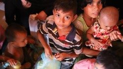 Bambini Inondazioni campo profughi Rohingya Cox bazar Bangladesh 6.jpg