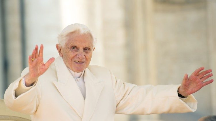 Der emeritierte Papst Benedikt auf einem Archivfoto