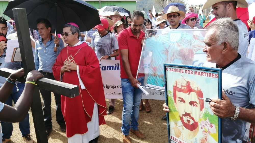 La processione del luglio 2019 a Rondolandia, nello Stato brasiliano del Mato Grosso, dove padre Ramin è stato ucciso, nel 34.mo anniversario della morte