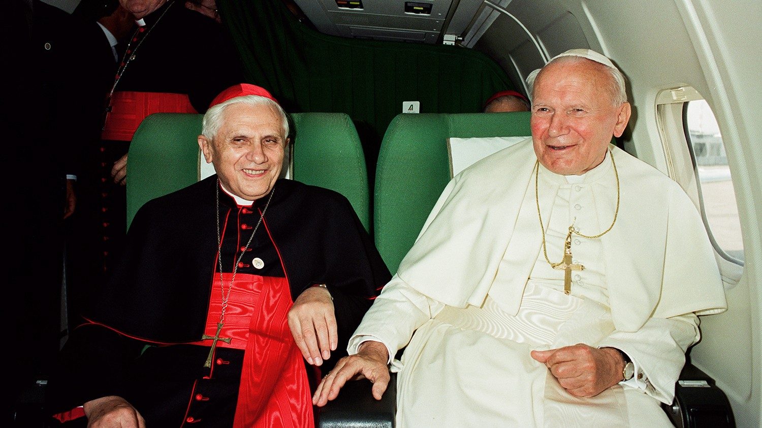 Las palabras del Papa emérito sobre la misericordia en San Juan Pablo II -  Vatican News