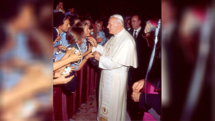 Eurojam Giovanni Paolo II 1994 Fse scout udienzaAEM.jpg