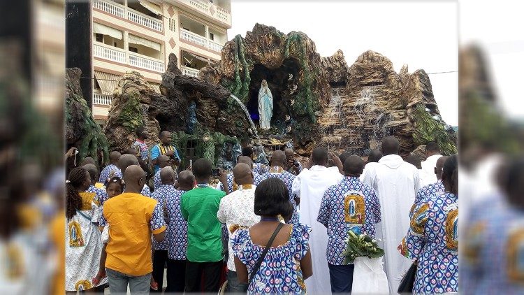  Inauguration de la grotte Marie Notre - Dame des cas impossibles, Paroisse Ste Rita, Yopougon Niangon Nord,  Côte d’Ivoire 