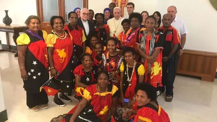 2019.07.30 Papa francesco incontra fedeli della Papua Nuova Guinea