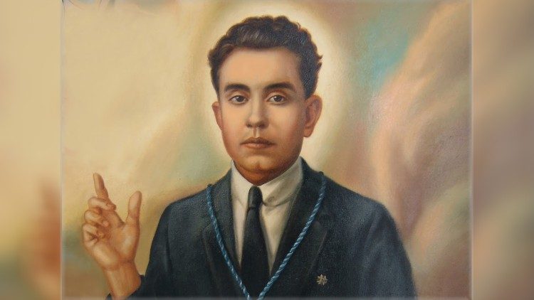  Anacleto González Flores foi beatificado em 20 de novembro de 2005 em Guadalajara, juntamente com outros 12 mártires da "guerra cristera". 