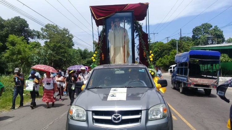 Segundo día de peregrinación a la ciudad donde nació San Óscar Romero: Ciudad Barrios