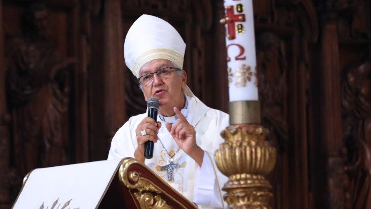 MOns. Carlos Castillo Arzobispo de Lima