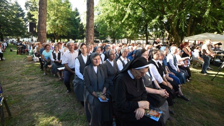 Tafakari ya Neno la Mungu Dominika ya 6 ya Mwaka C wa Kanisa. Kristo Yesu anatangaza Heri za Mlimani na Ole za Mlimani; Mafundisho Makuu ya Kristo Yesu
