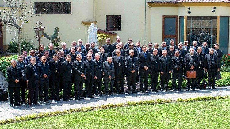 114 Asamblea de Obispos peruanos y visita del Presidente de la República.