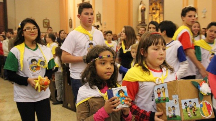 Crianças das Pontifícias Obras Missionárias no Brasil