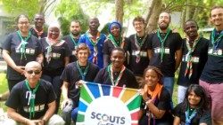 Quelques scouts ivoiriens et d'autres délégations scoutes etrangères.jpg