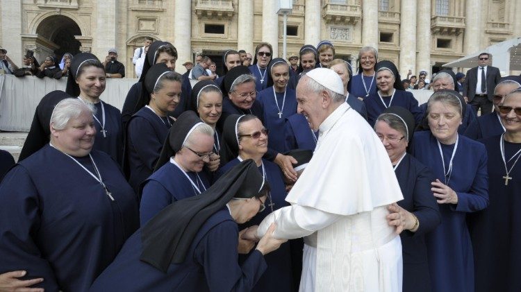Pope Francis meets with a group of Ukrainian sisters at a General Audience (archive photo)