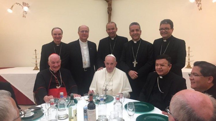 Bispos do Brasil no almoço com o Papa na Casa Santa Marta