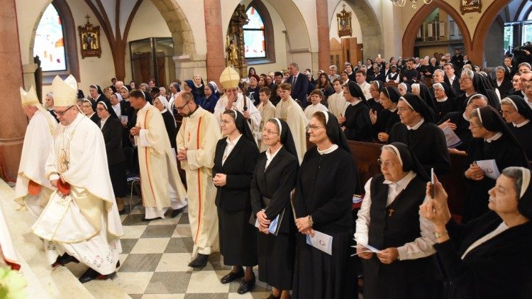 Osrednja slovesnost v soboto, 7. septembra 2019, ob 150. obletnici ustanovitve Šolskih sester sv. Frančiška Kristusa Kralja, ki jo je vodil kardinal Braz de Aviz.