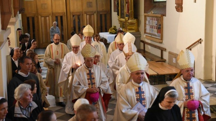 Le cardinal Braz de Aviz présidant une messe pour le 150e anniversaire d'une congrégation religieuse, en septembre 2019.