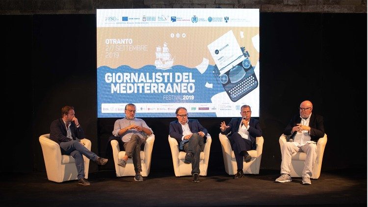 Un momento del dibattito al Festival dei giornalisti del Mediterraneo ad Otranto