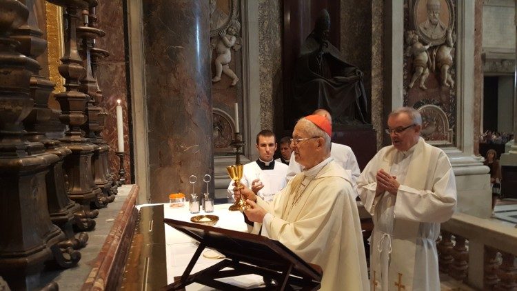 Kardinál Jozef Tomko pri slávení ďakovnej svätej omše pri 40. výročí biskupskej vysviacky