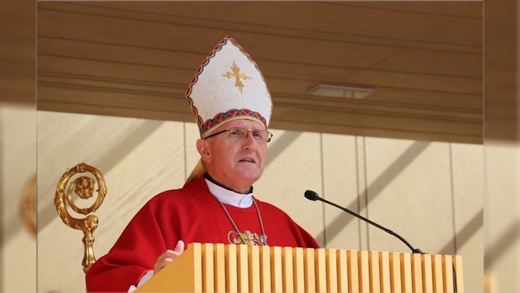 Ljubljanski nadškof metropolit msgr. Stanislav Zore med pridigo na ploščadi pred baziliko na Brezjah.