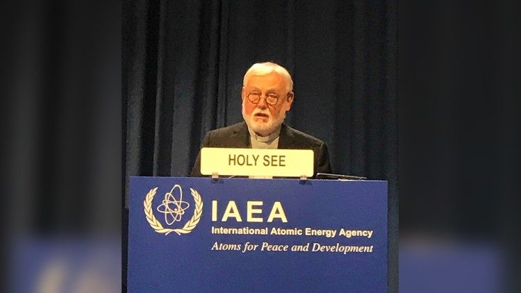 Nadbiskup Paul Richard Gallagher, tajnik Svete Stolice za odnose s državama na konferenciji AIEA-e