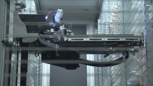 I robot in Farmacia Vaticana: medicinali al banco in 8 secondi 
