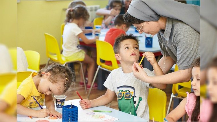 Copii la Centrul European de Educație Preșcolară din Chișinău