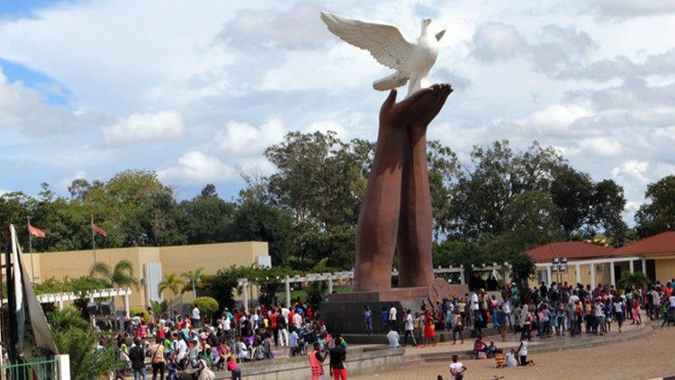 Monumento à Paz, na cidade de Luena, em Angola
