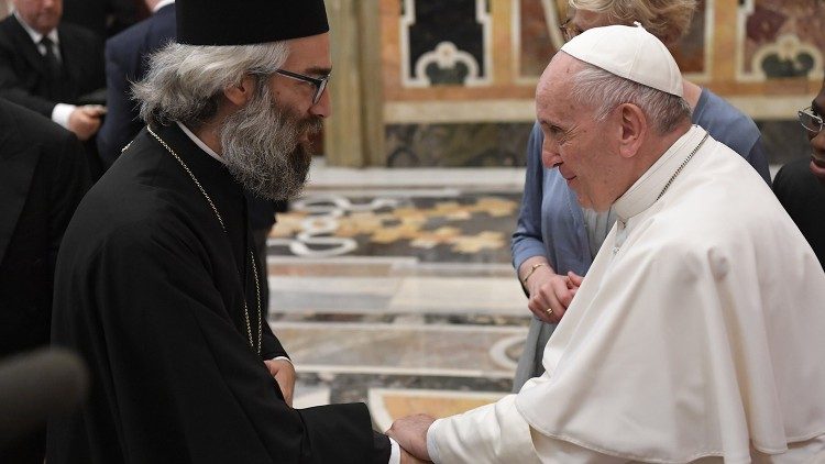 Papa Françesku priti sot paradite në Vatikan, pjesëmarrësit e Konferencës së organizuar nga “Shoqëria për të Drejtën e Kishave Lindore”