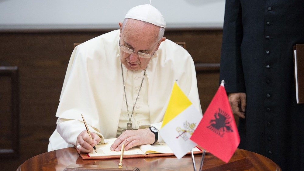 2014.09.21 Papa Francesco, Viaggio apostolico in Albania
