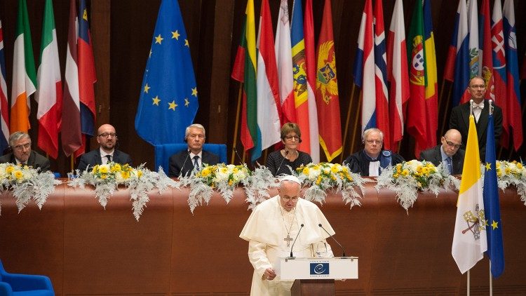 Pápež František v Rade Európy v roku 2014