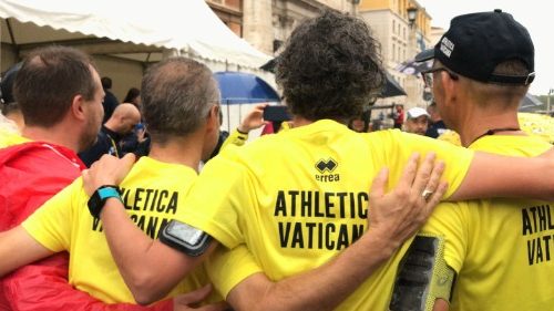 Maratona de Roma e Athletica Vaticana com os pobres e pela paz