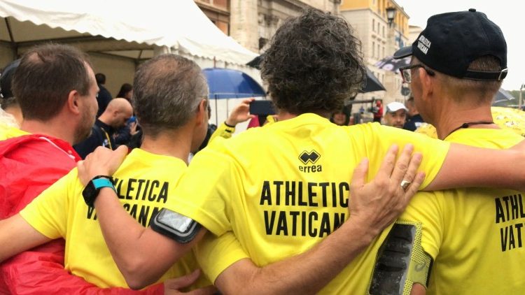Die Marathon-Mannschaft Athletica Vaticana