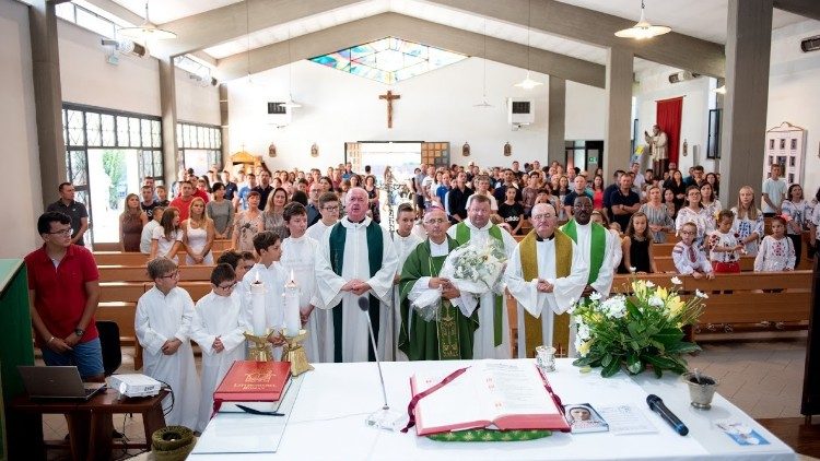 2019.09.24 Il vescovo Iosif Paulet, della diocesi di Iasi (Romania) visita la comunita cattolica dei romeni a Ladispoli (8 settembre 2019).
