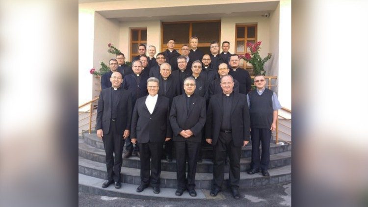 Свештениците во Македонија на духовни вежби