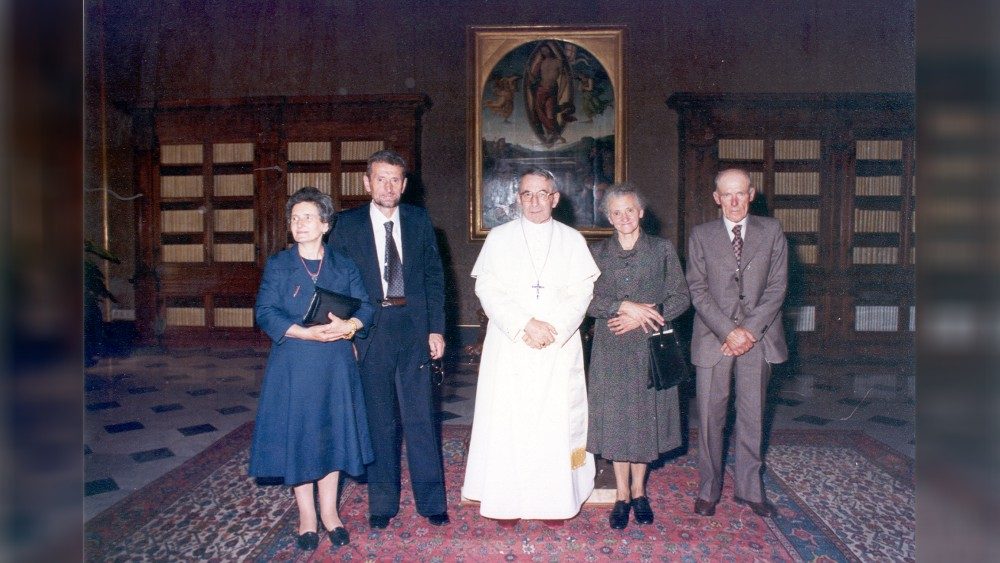 Papa Giovanni Paolo I con i familiari, ricevuti il 2 settembre 1978 (Foto Museo Albino Luciani)