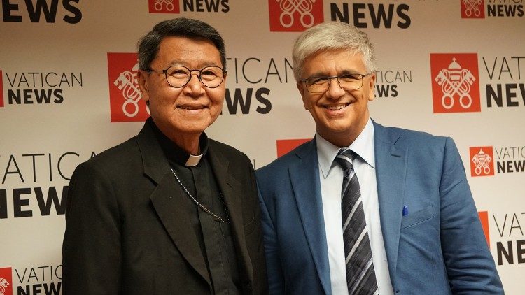 Đức cha Phêrô Nguyễn Văn Khảm và ông Andrea Tornielli, Giám đốc Vatican News - cuộc gặp tại Vatican News 26/09/2019