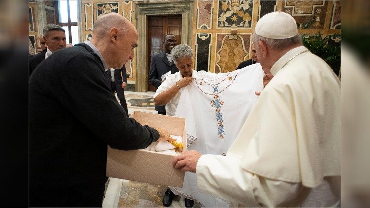 Popiežius susitiko su italais misionieriais